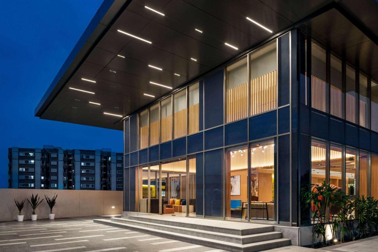 Ramada Encore By Wyndham Indore Nipania 외부 사진