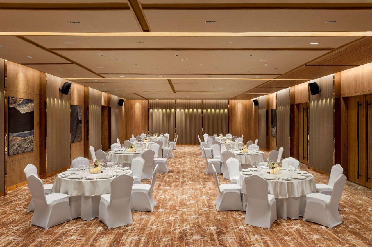 Ramada Encore By Wyndham Indore Nipania 외부 사진