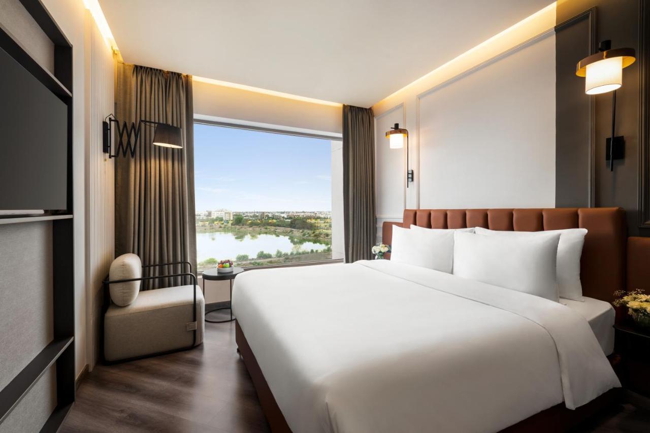 Ramada Encore By Wyndham Indore Nipania 외부 사진