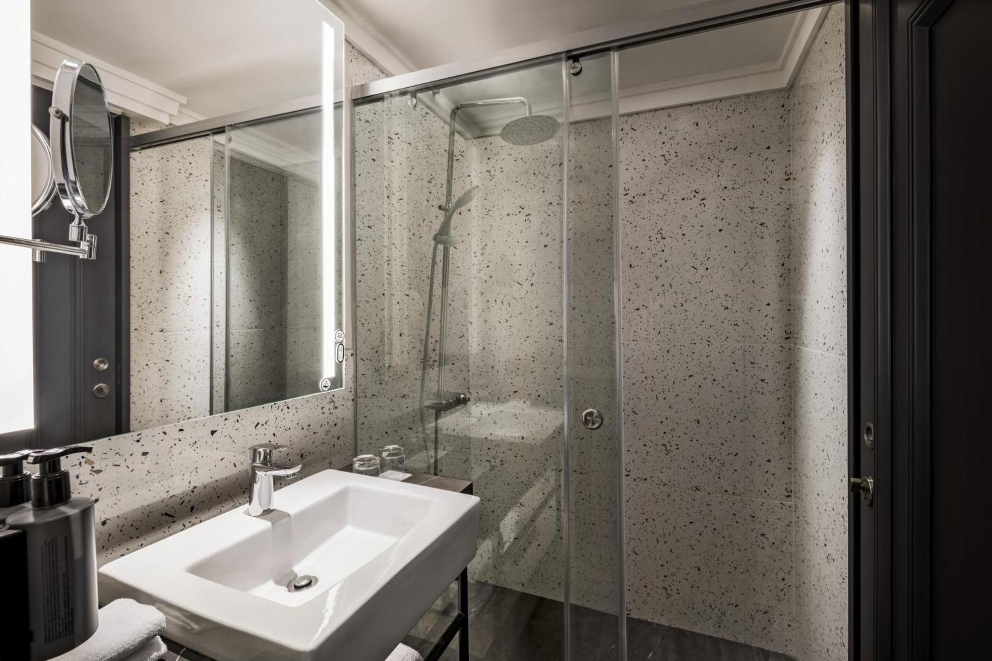 Ramada Encore By Wyndham Indore Nipania 외부 사진