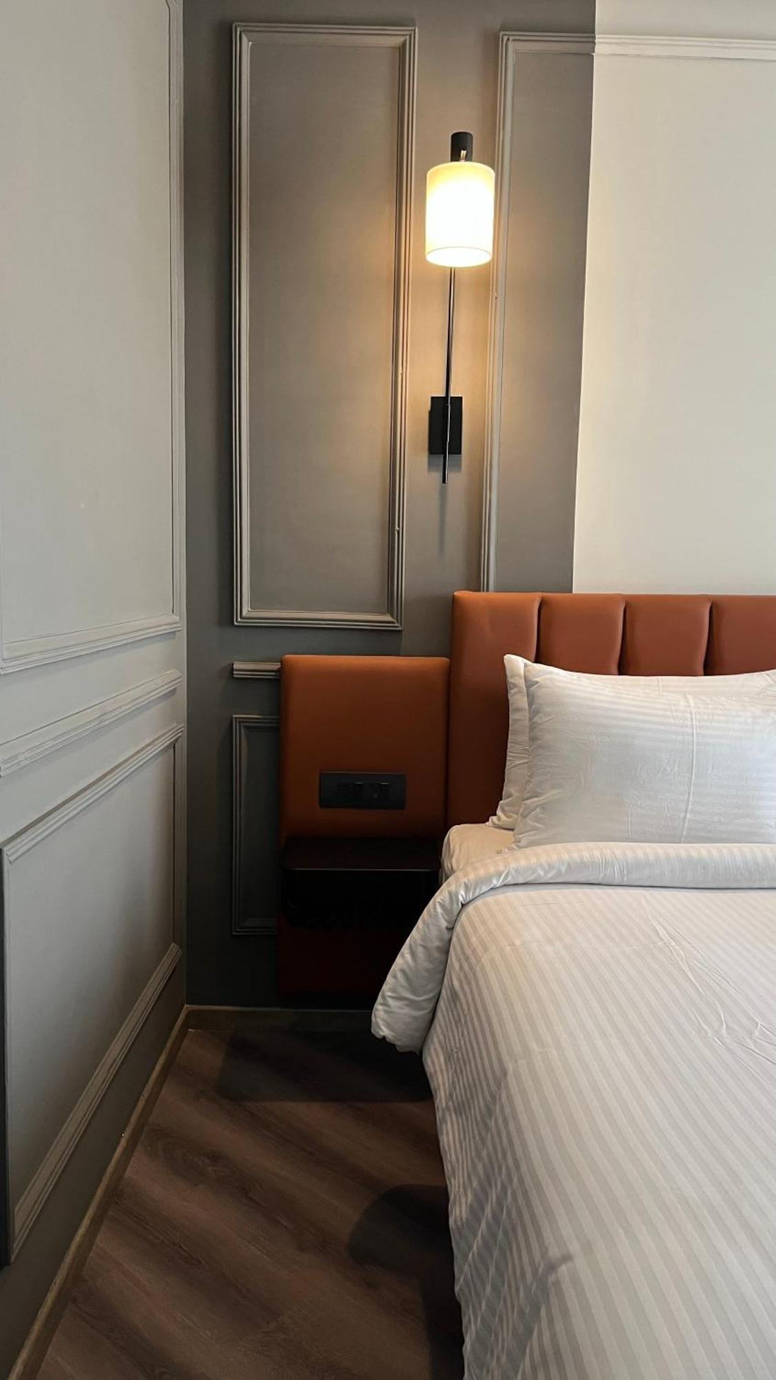 Ramada Encore By Wyndham Indore Nipania 외부 사진