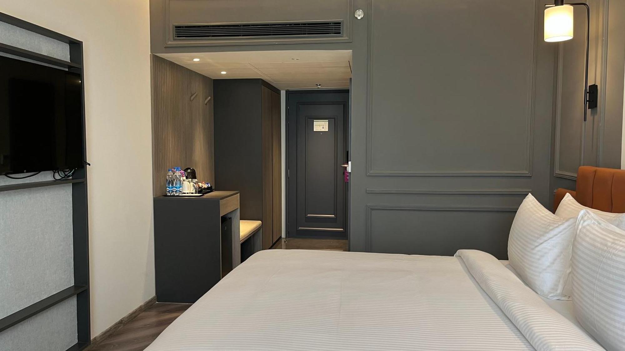 Ramada Encore By Wyndham Indore Nipania 외부 사진